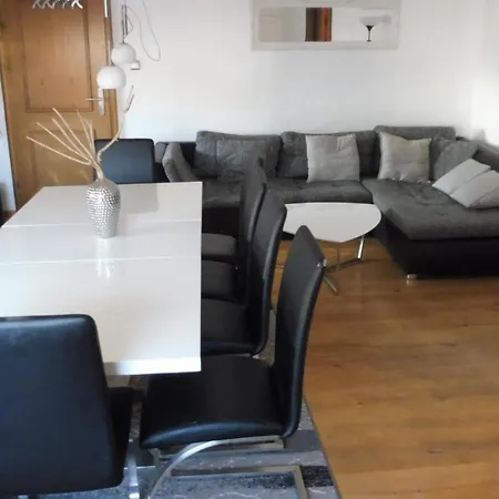 度假居 施耐德度假屋 *